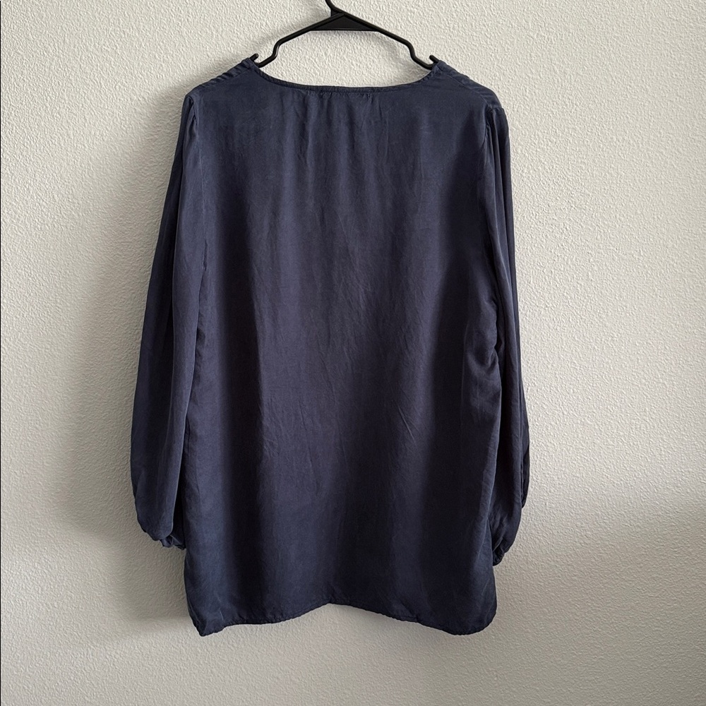 Young Fabulous & Broke 100% Cupro Blouse Size L Blue V-Neck Ballon Sleeve Top - Picture 2 of 7